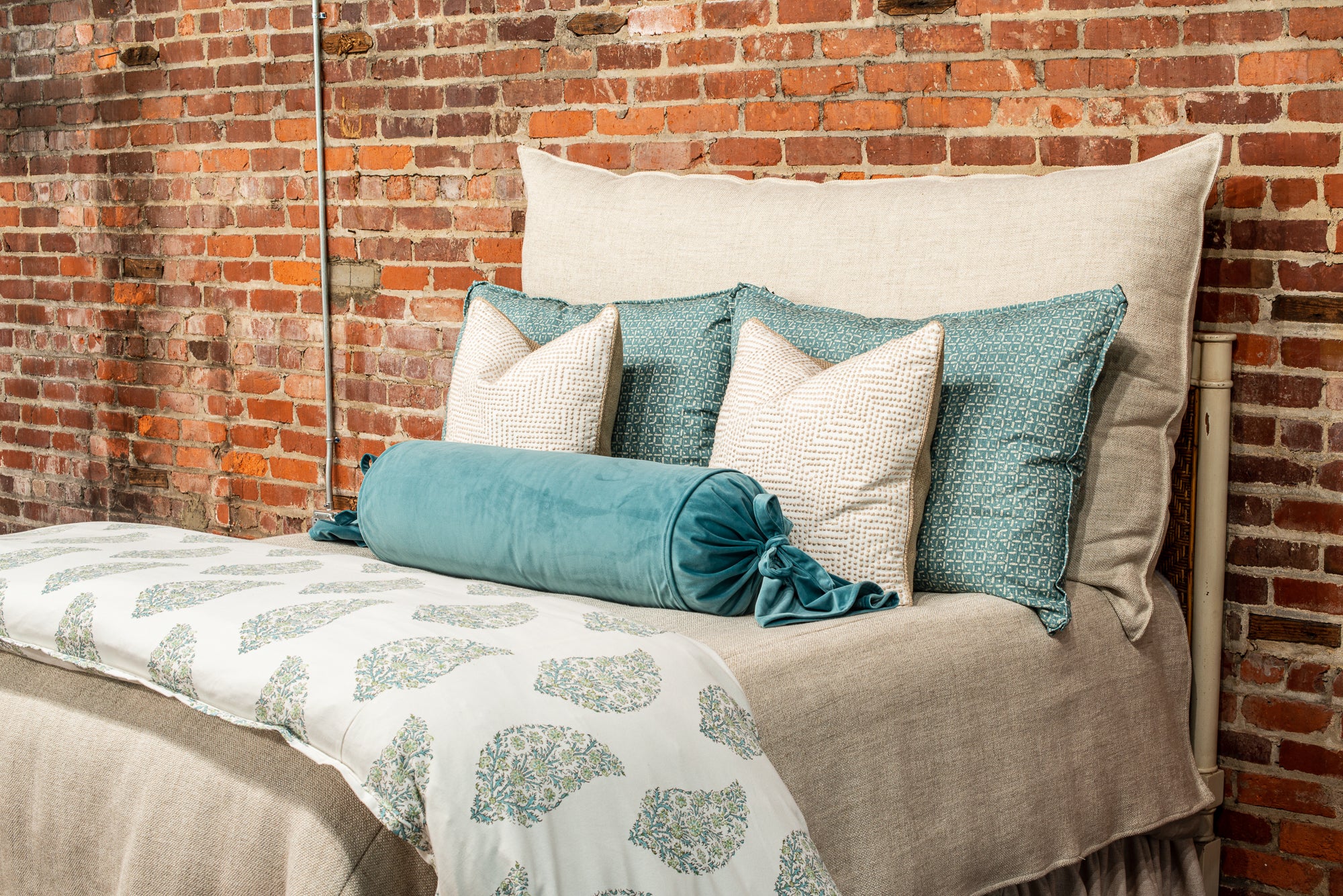 Spa Large Paisley Collection