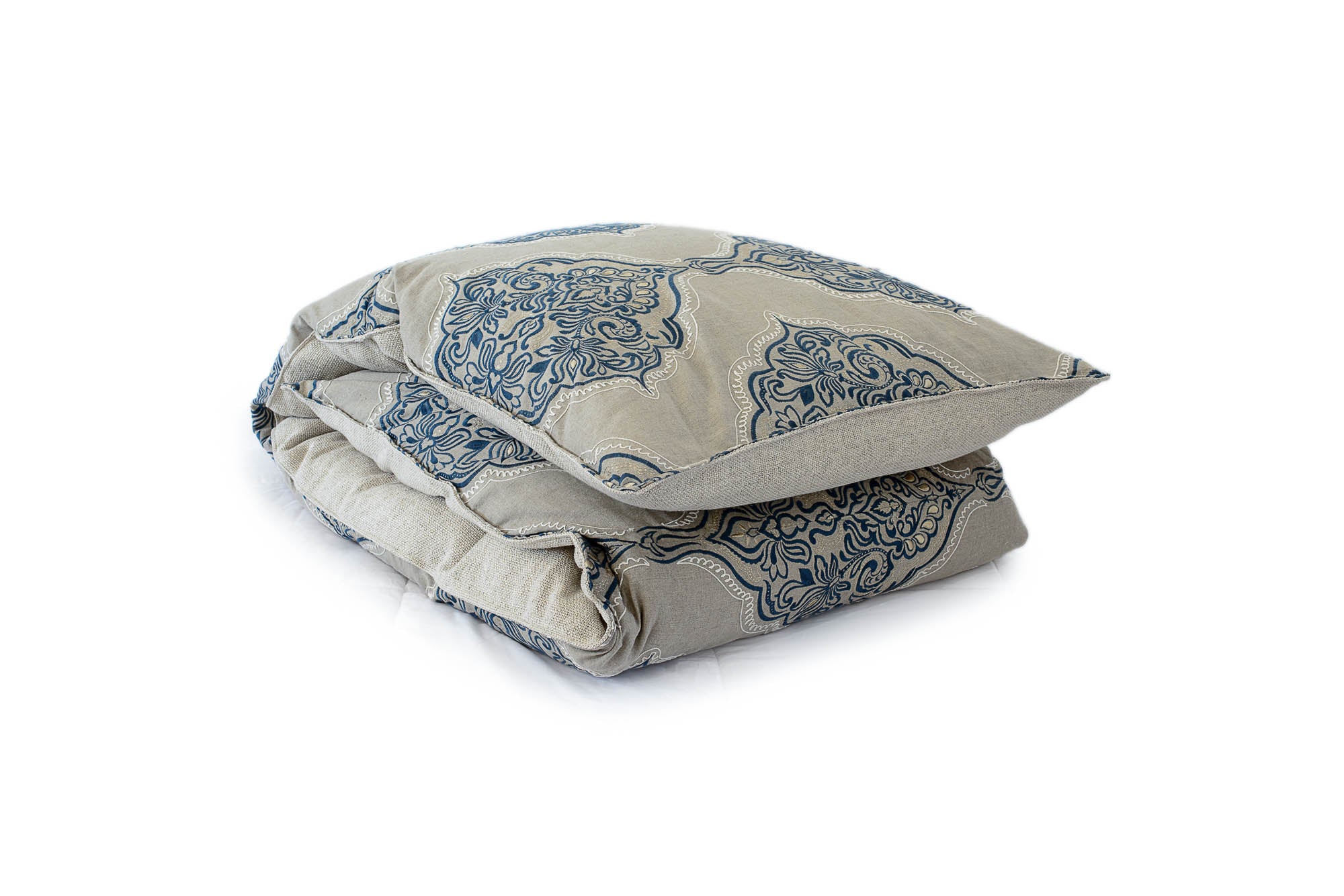 Petite Duvet in Blue Medallion Embroidery