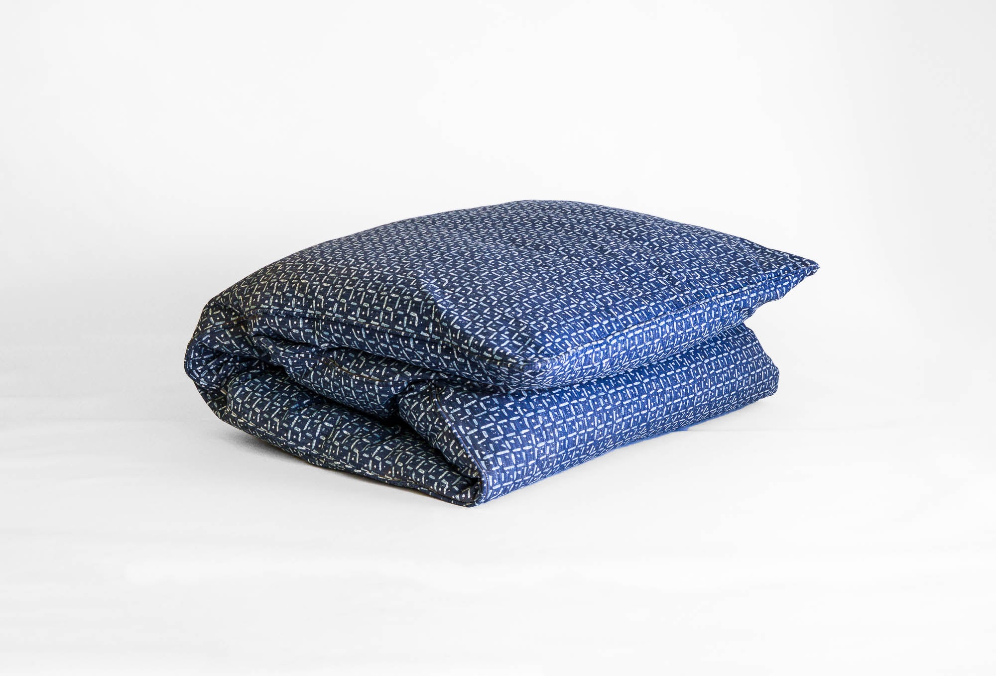Petite Duvet Navy and White Small Pattern